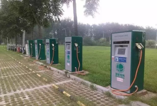 ��ɽ�L�ϝ�ع��@������ԃ̎���վ