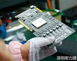 在當前的產業鏈整合和協同發展創新的戰略轉型期，PCB高密度化和PCB新功能化和智能化，輕、薄、細、小的發展帶來的產品散熱、精密布局、封裝設計等也為上游CCL產業的創新提出了更為嚴苛的要求。